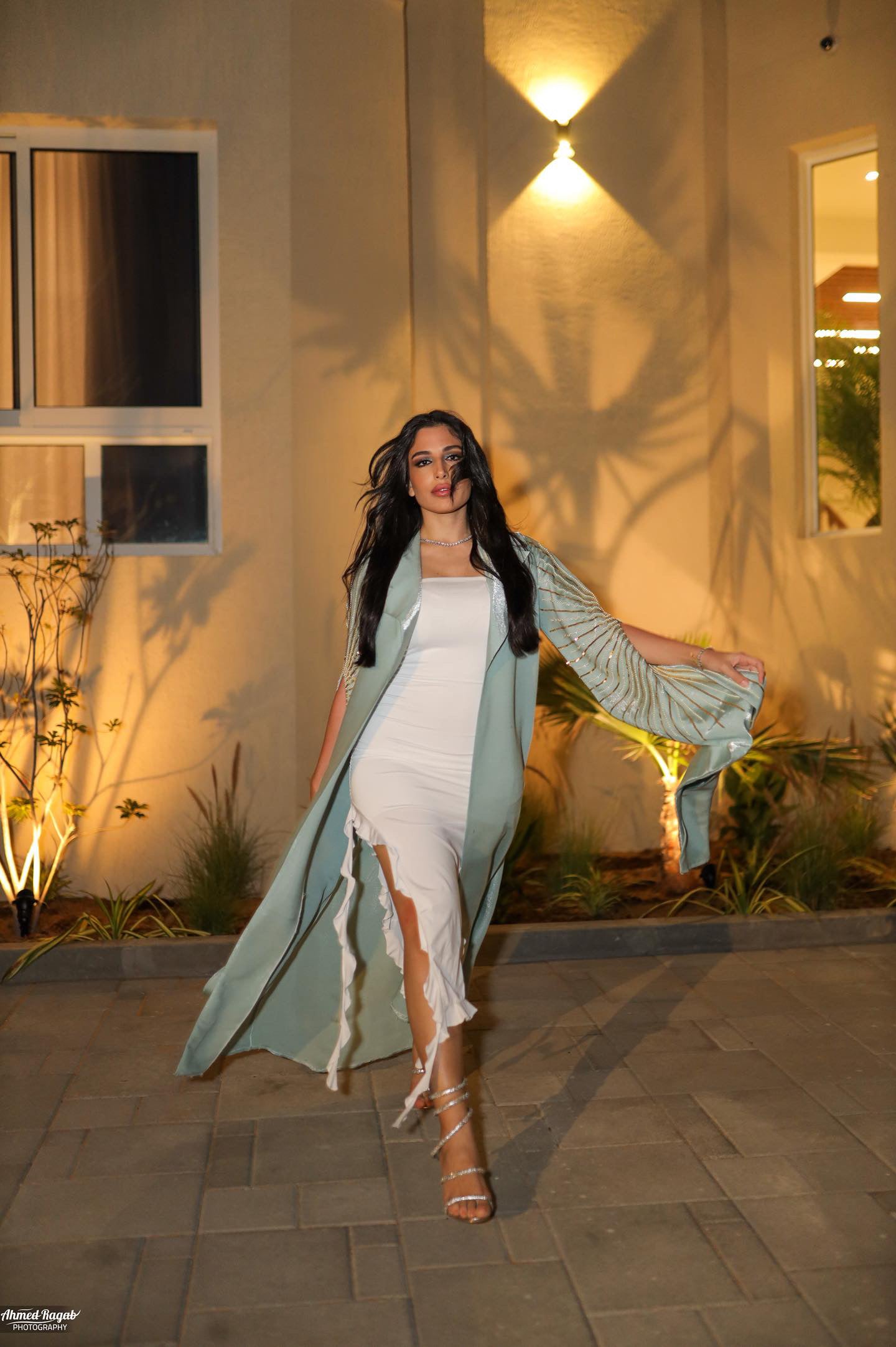 Hezza abaya overlay