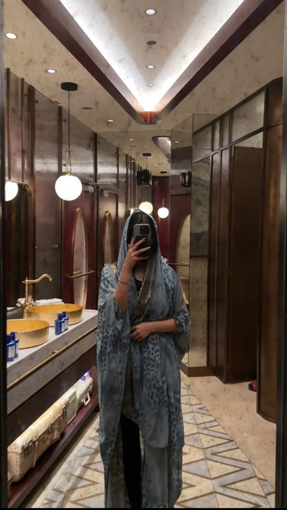 Lustre- Reversible abaya animal print
