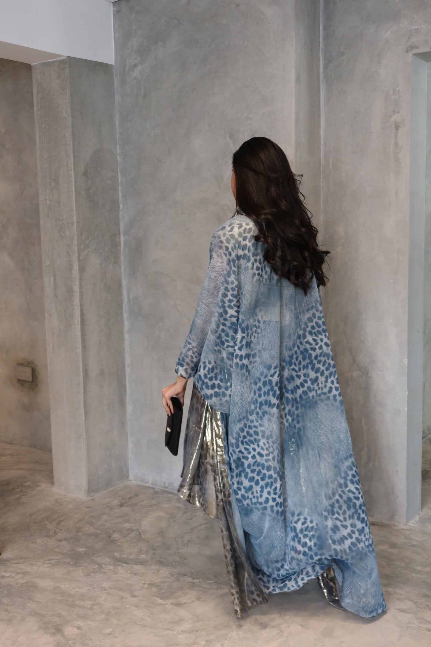 Lustre- Reversible abaya animal print